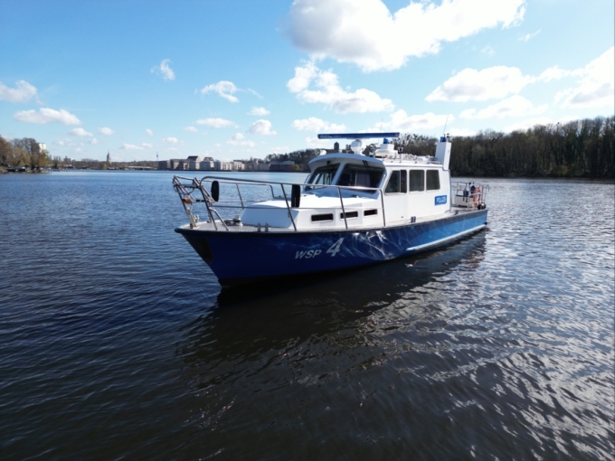 Ein Dienstboot der Wasserschutzpolizei der Polizeidirektion West.